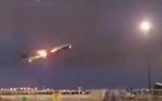 加拿大航空一波音客机起飞后冒出火焰 迅速掉头紧急降落